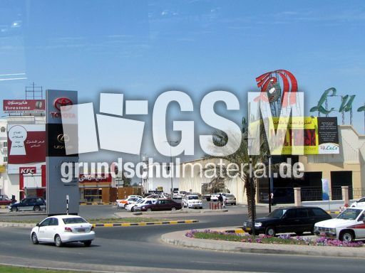 285 Maskat, Toyota, Supermarkt LuLu.JPG